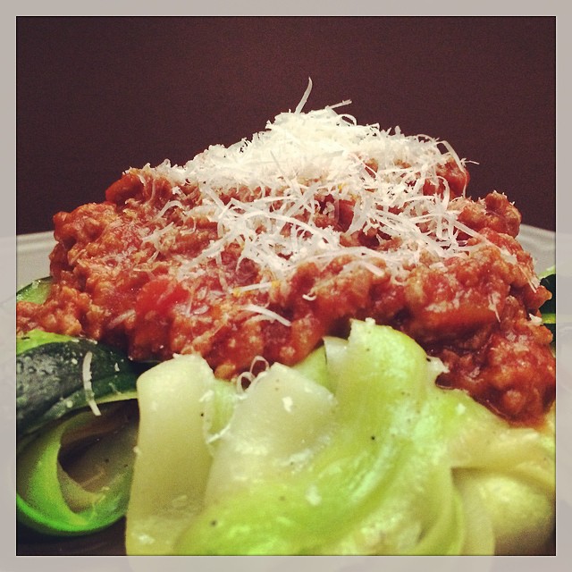 Zucchini-Bandnudeln mit &amp;quot;schneller&amp;quot; Bolognese - Holla die Kochfee