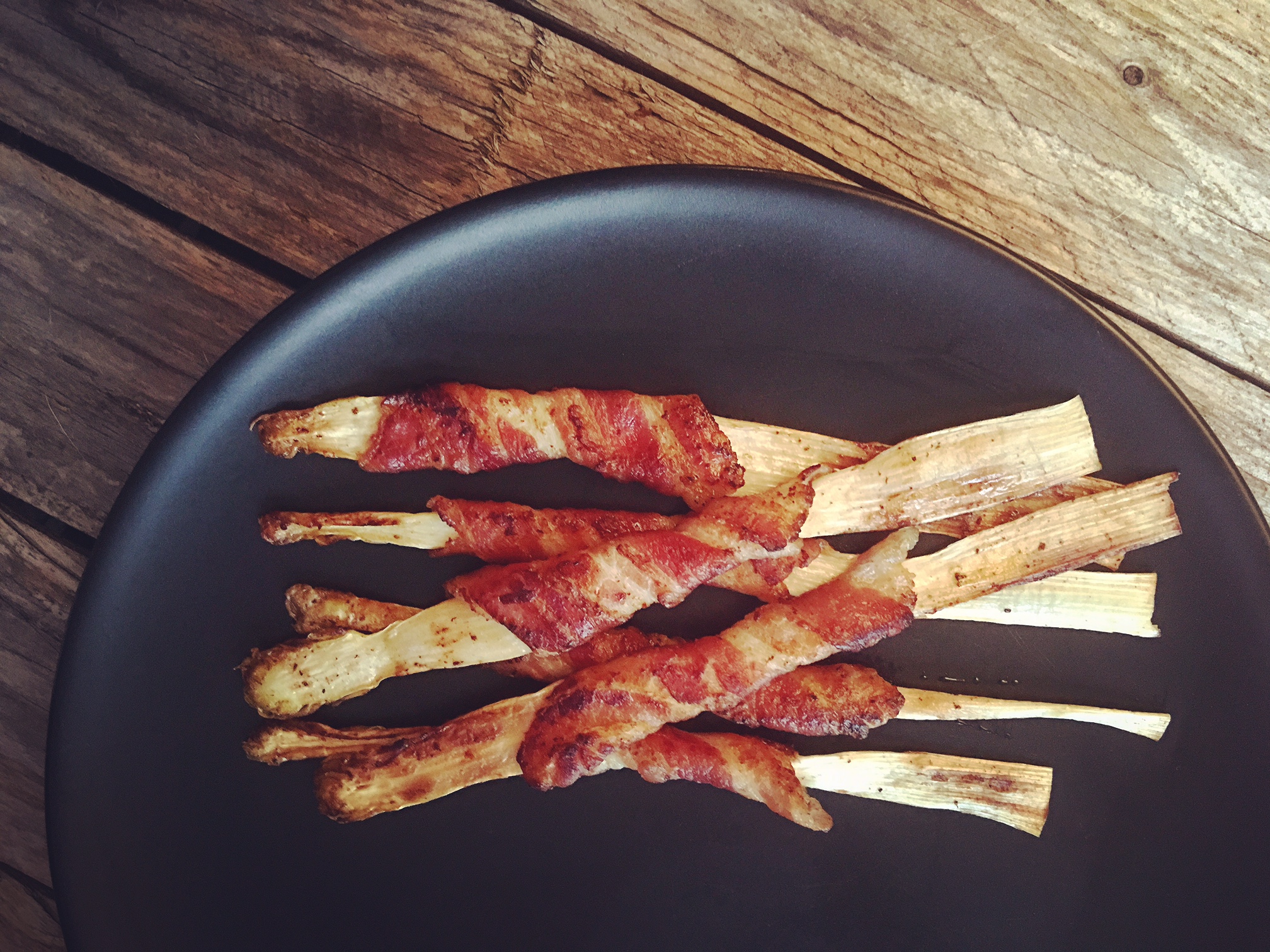 In Bacon gebratener weißer Spargel - einfach köstlich!