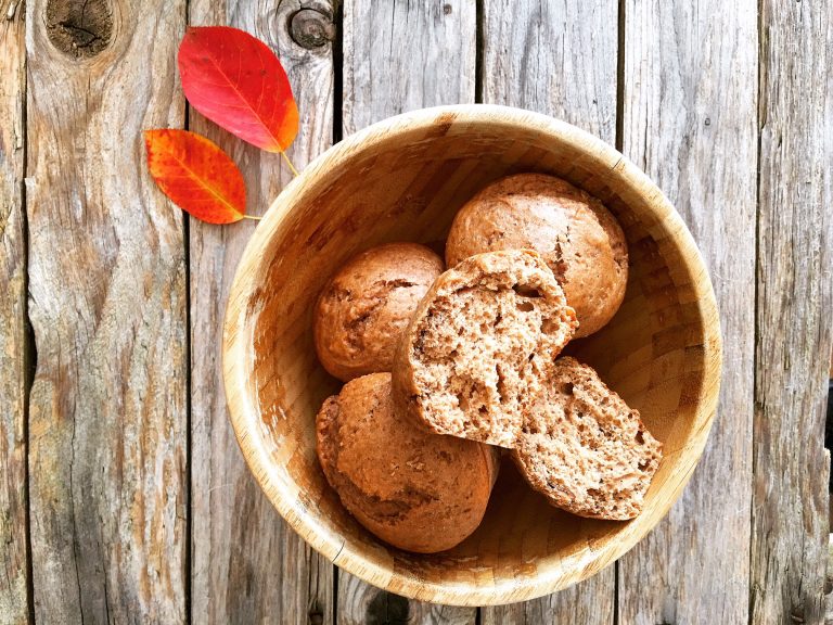 Bananenmuffins mit Dinkelvollkornmehl für das gesunde Frühstück