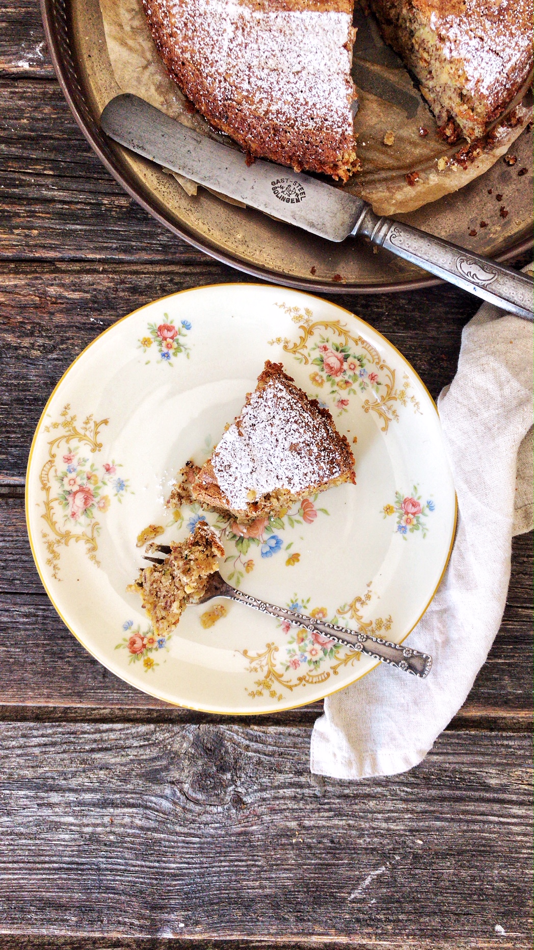 Bester Low Carb Zucchini-Nuss-Kuchen mit Apfel