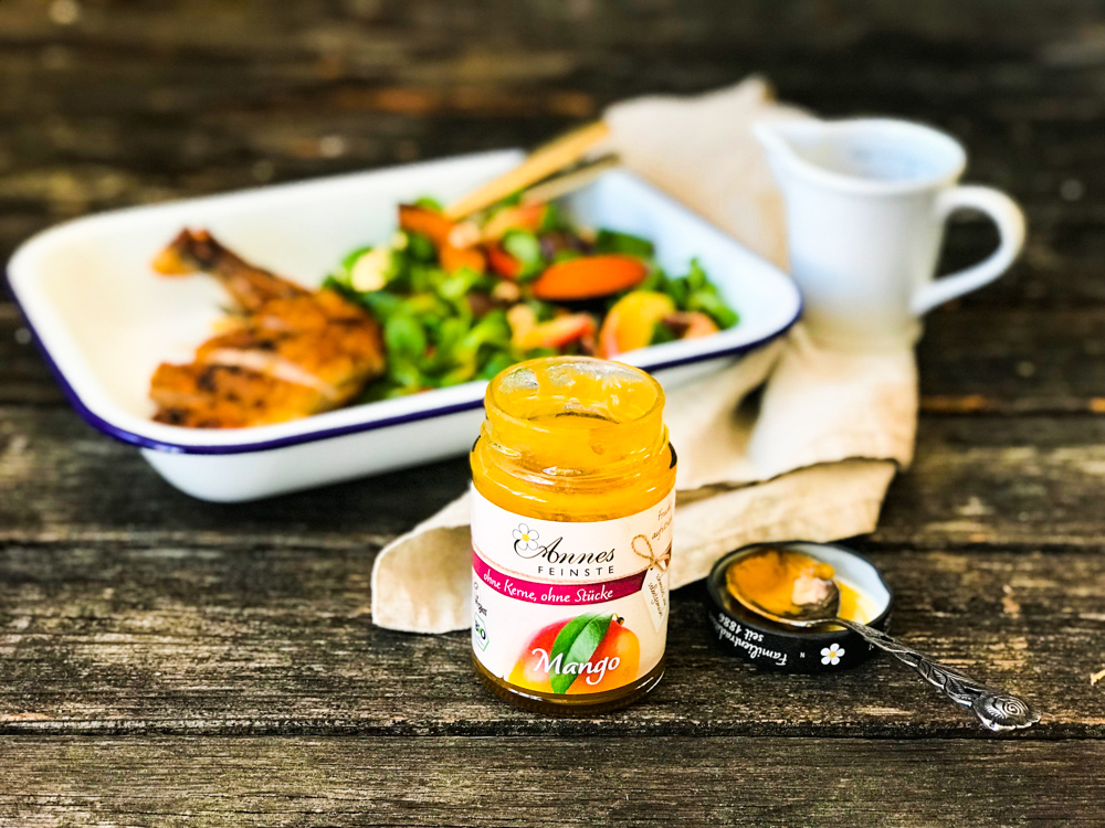 Herbstlicher Salat mit Kürbis, Apfel und Mangodressing - Holla die Kochfee