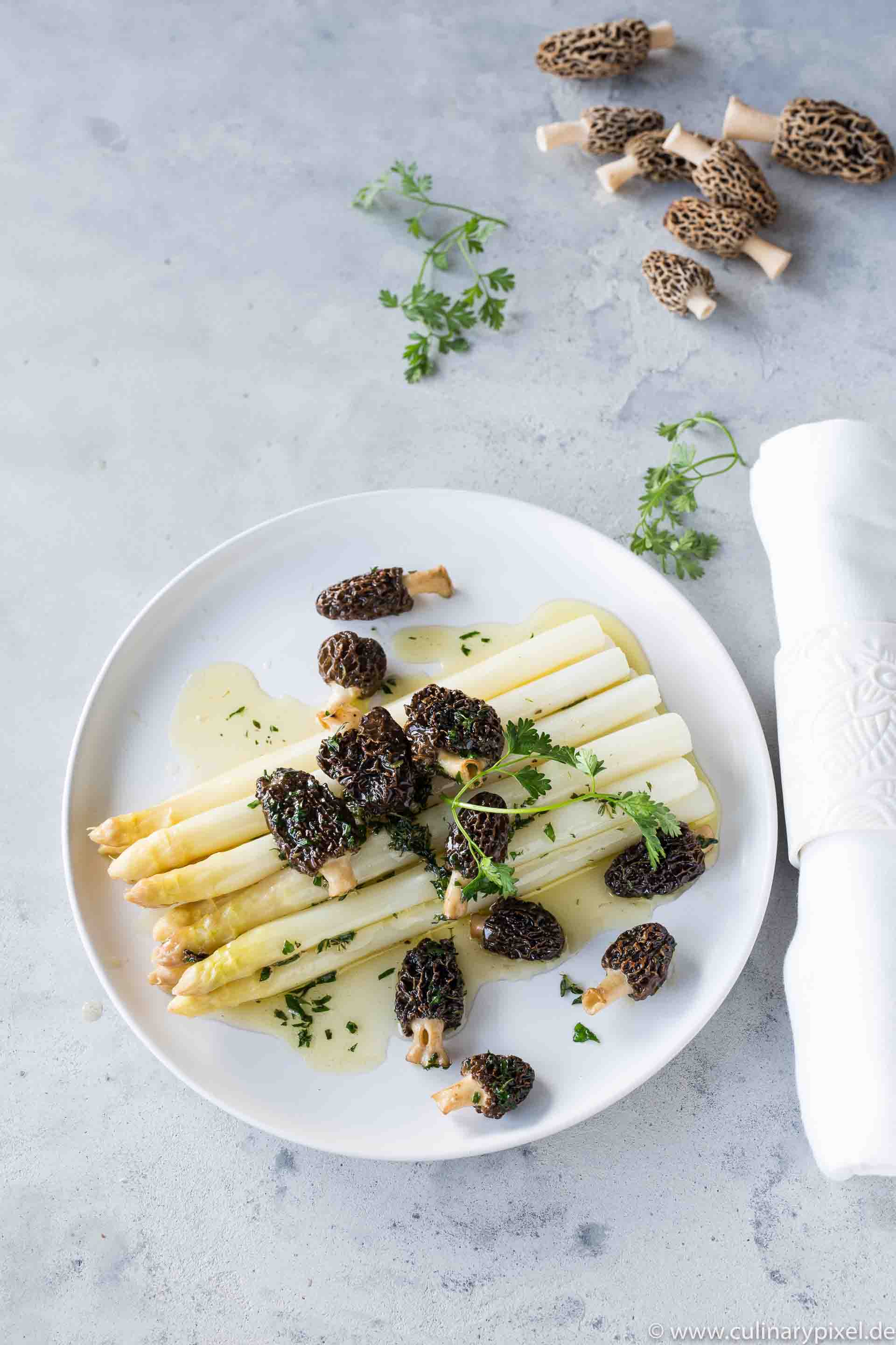 Spargel mit Morcheln und Nussbutter (Fitter Freitag) - Holla die Kochfee