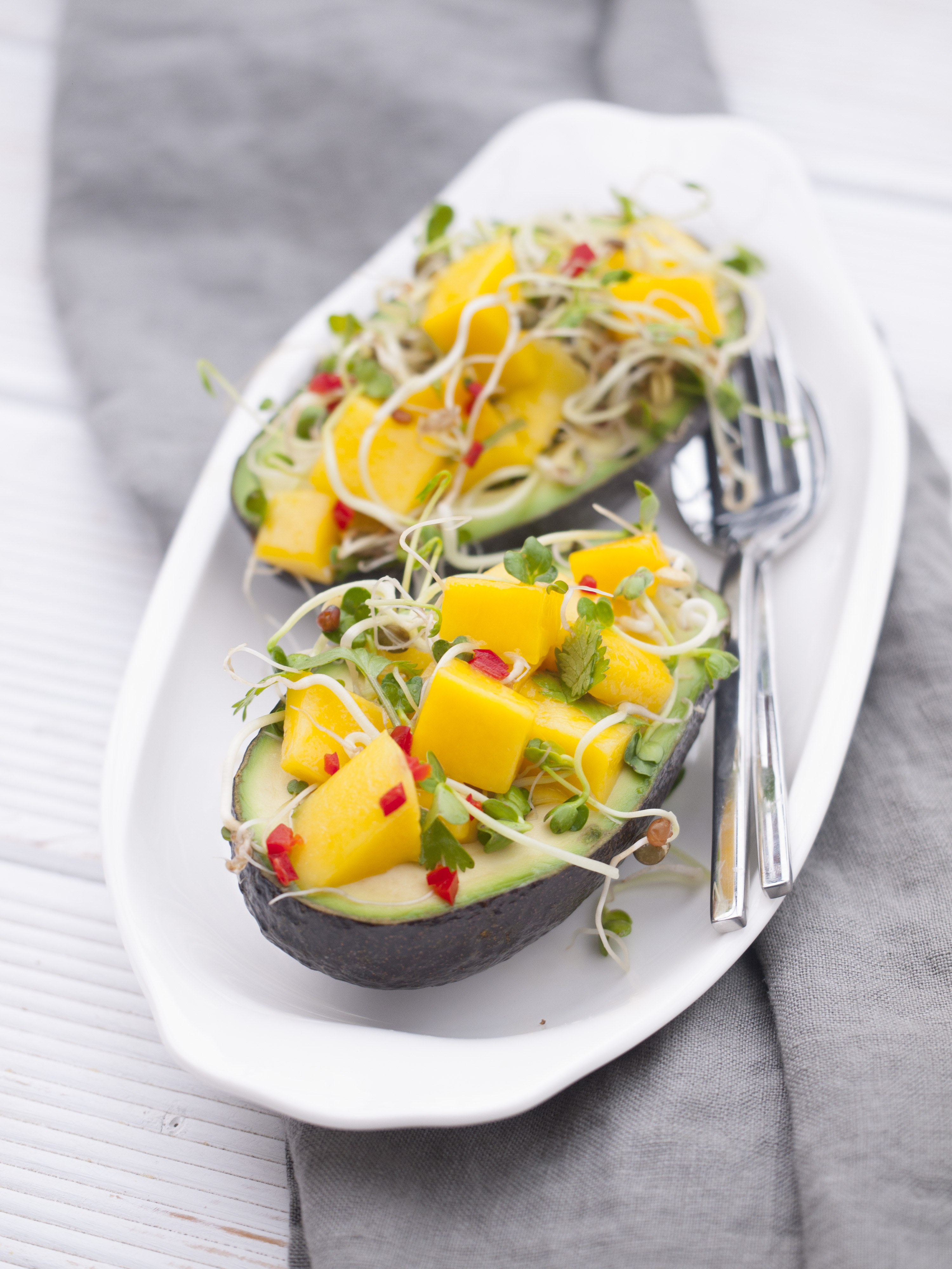 Mango-Sprossensalat auf Avocado {Fitter Freitag} - Holla die Kochfee