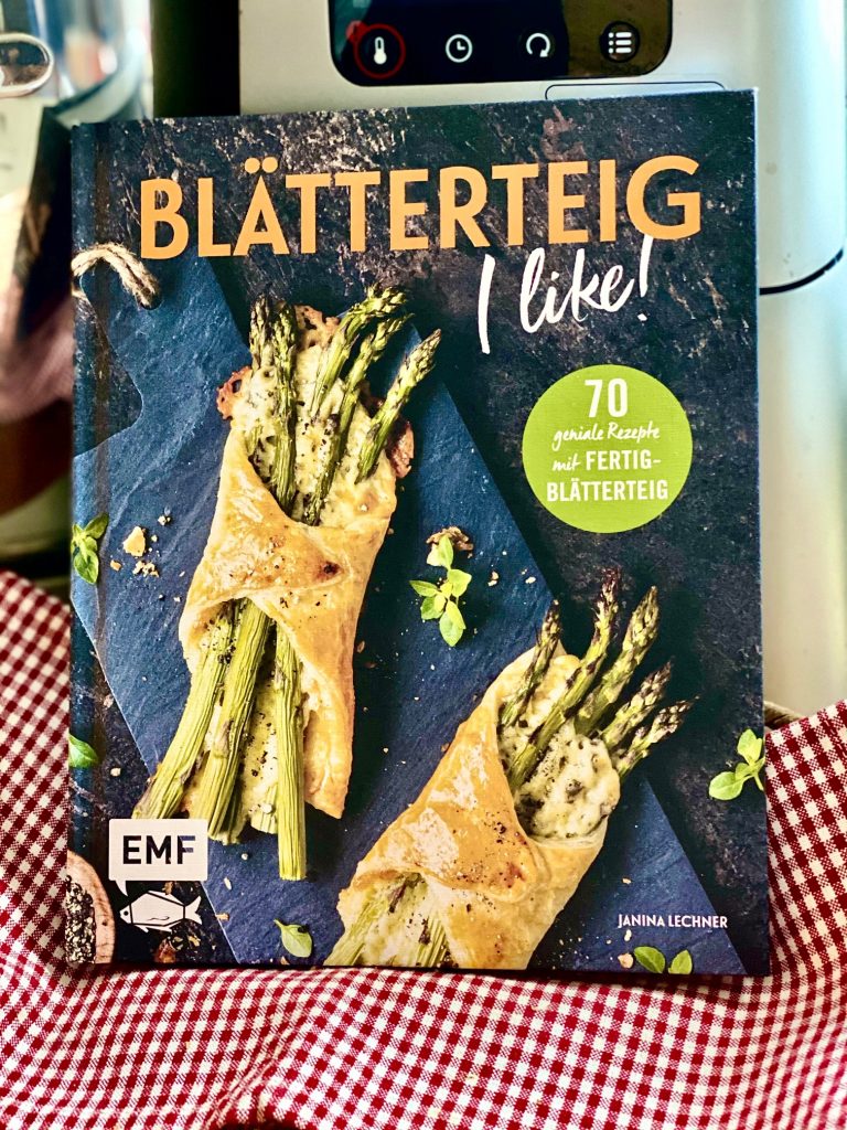 Cover vom Kochbuch "Blätterteig" von Janina Lechner