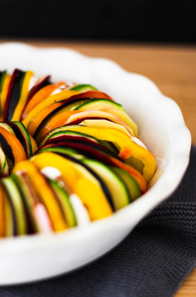 Veganes Ratatouille aus dem Ofen vor dem Backen