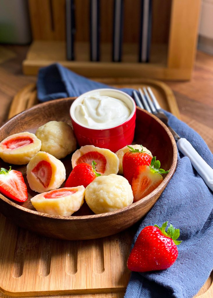 Einfache Erdbeerknödel -Topfenknödel mit Erdbeeren 