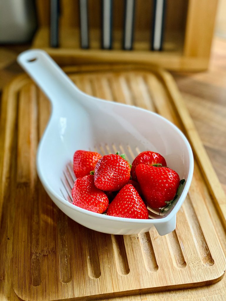 Erdbeeren im Sieb