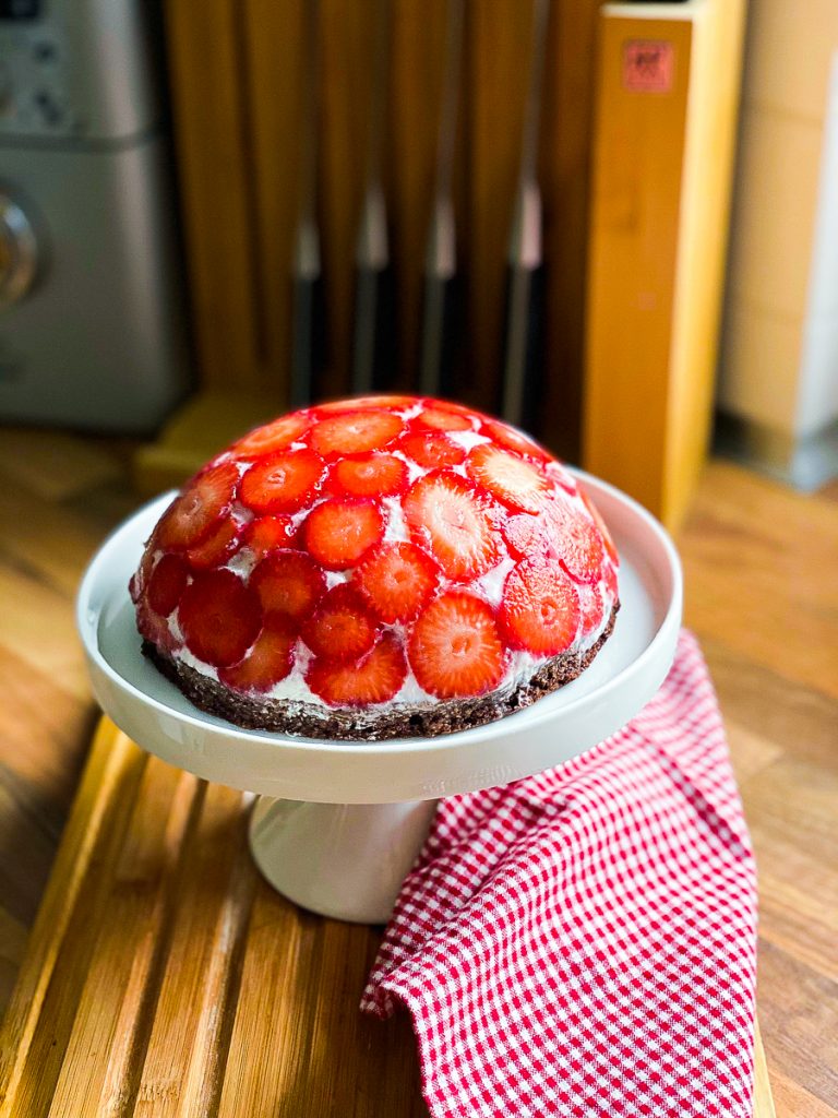 Erdbeer-Kuppeltorte ohne Mehl und Zucker