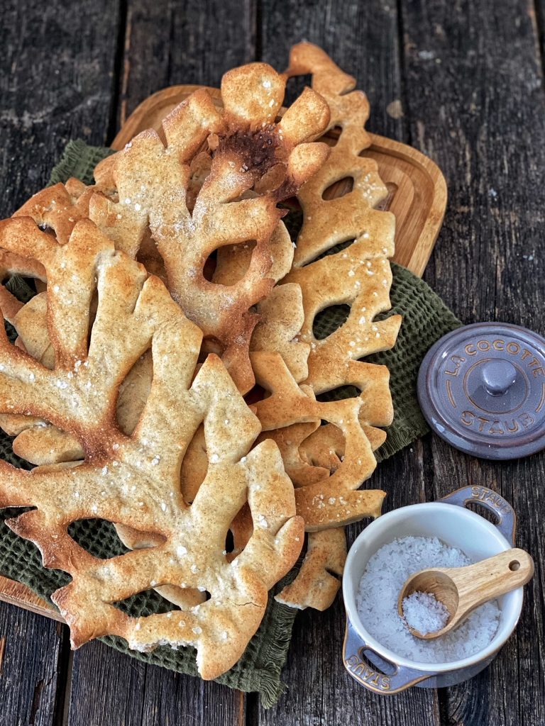 Französische Fougasse von oben fotografiert