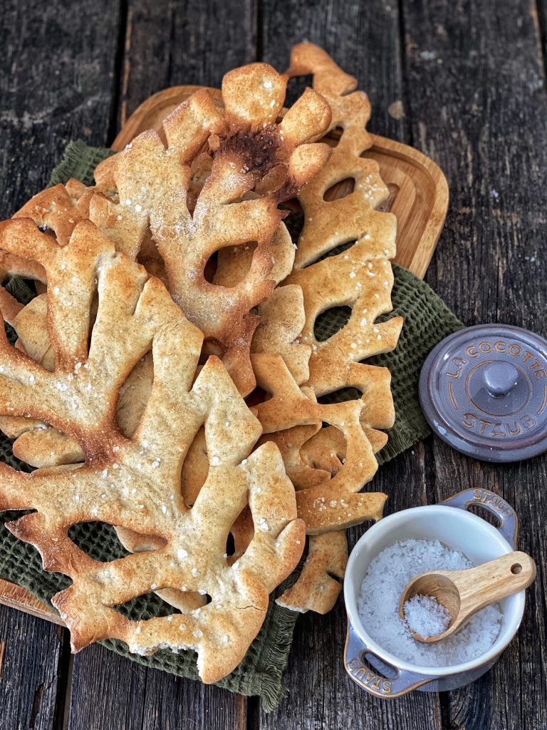 Französische Fougasse von oben fotografiert 