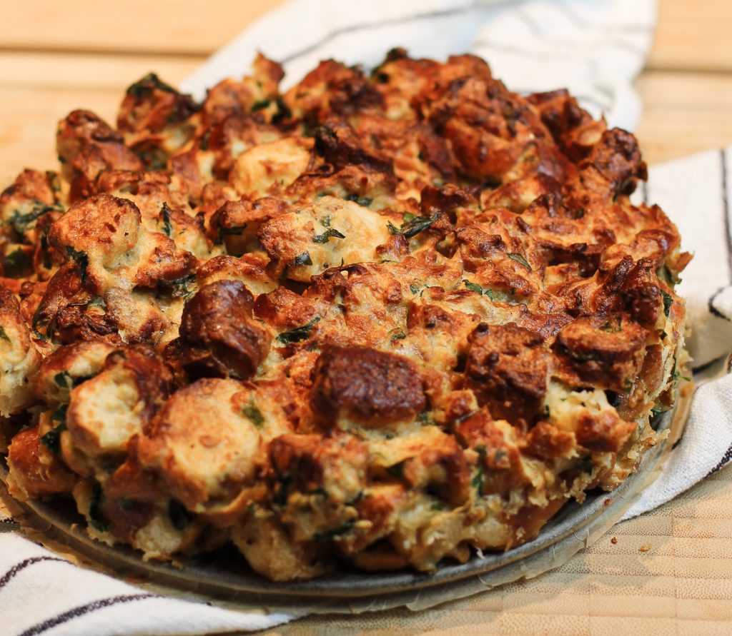 Knusprig gebackene Brezenknödel stressfrei und lecker aus der Form