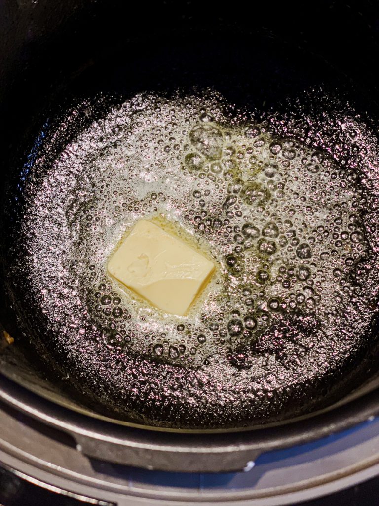 Aufgeschäumte Butter 