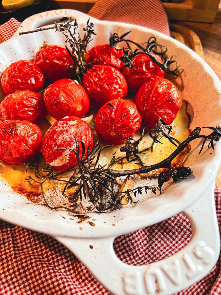 Köstliche fettarme Pasta mit Ofentomaten Nahaufnahme