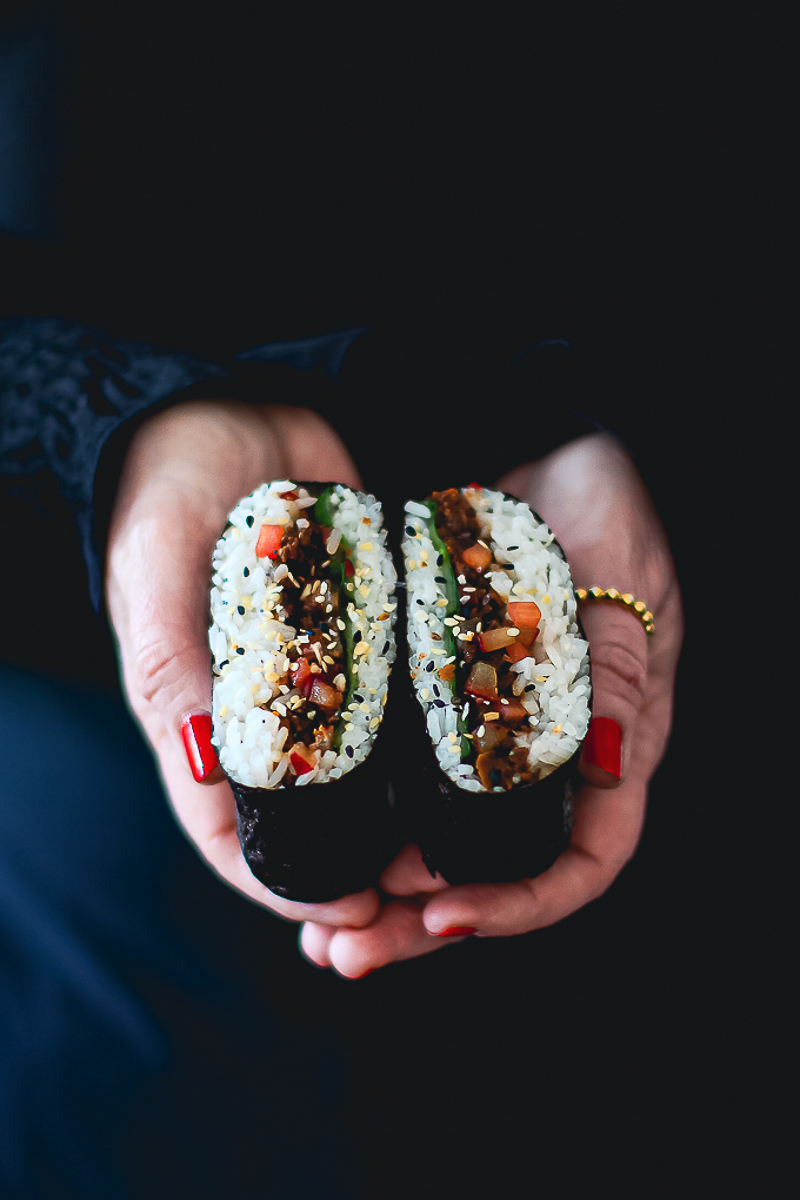 Veganes Sushi Sandwich mit Pflaumen