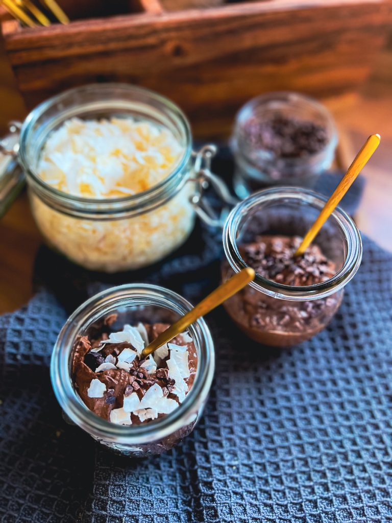 Vegane Schokomousse mit natürlichen Zutaten