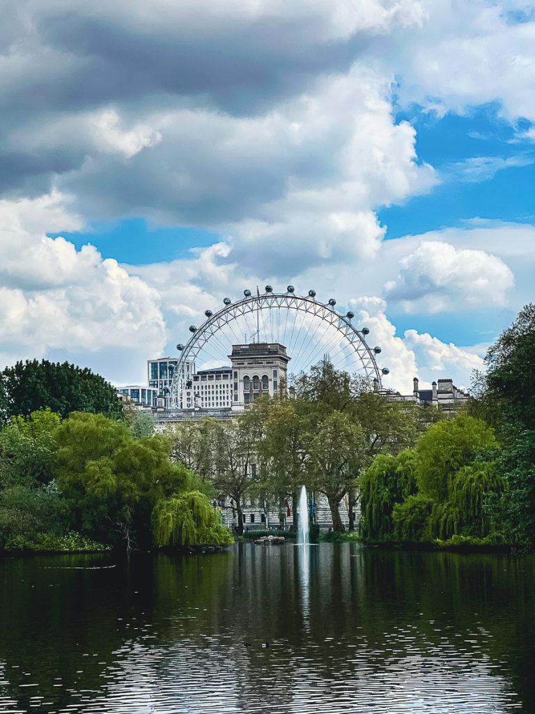 London Eye vom St. James's Park fotografiert