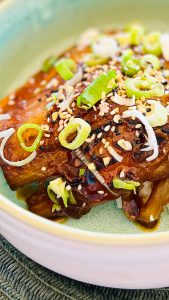 Gedämpfte Aubergine würzig asiatisch