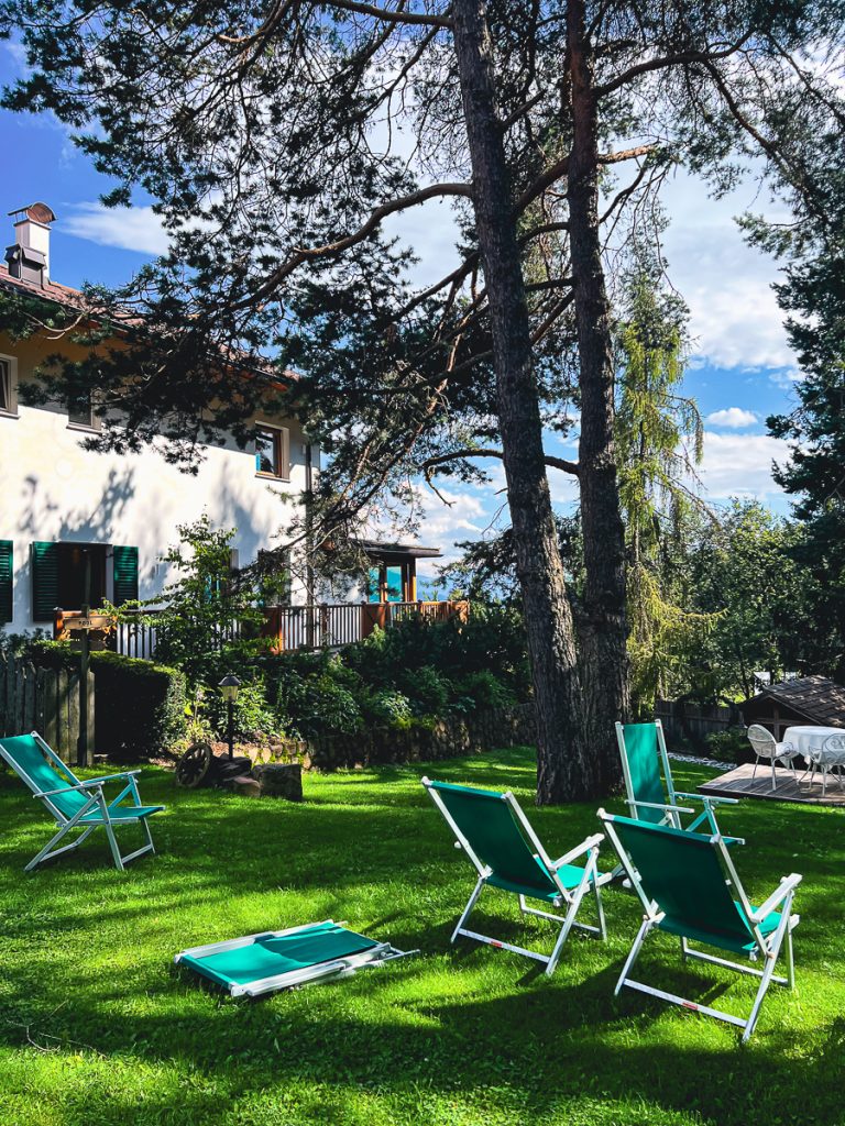 Hotel Tann am Ritten - Waldküche mit Traumblick - die Liegeweise im Wald