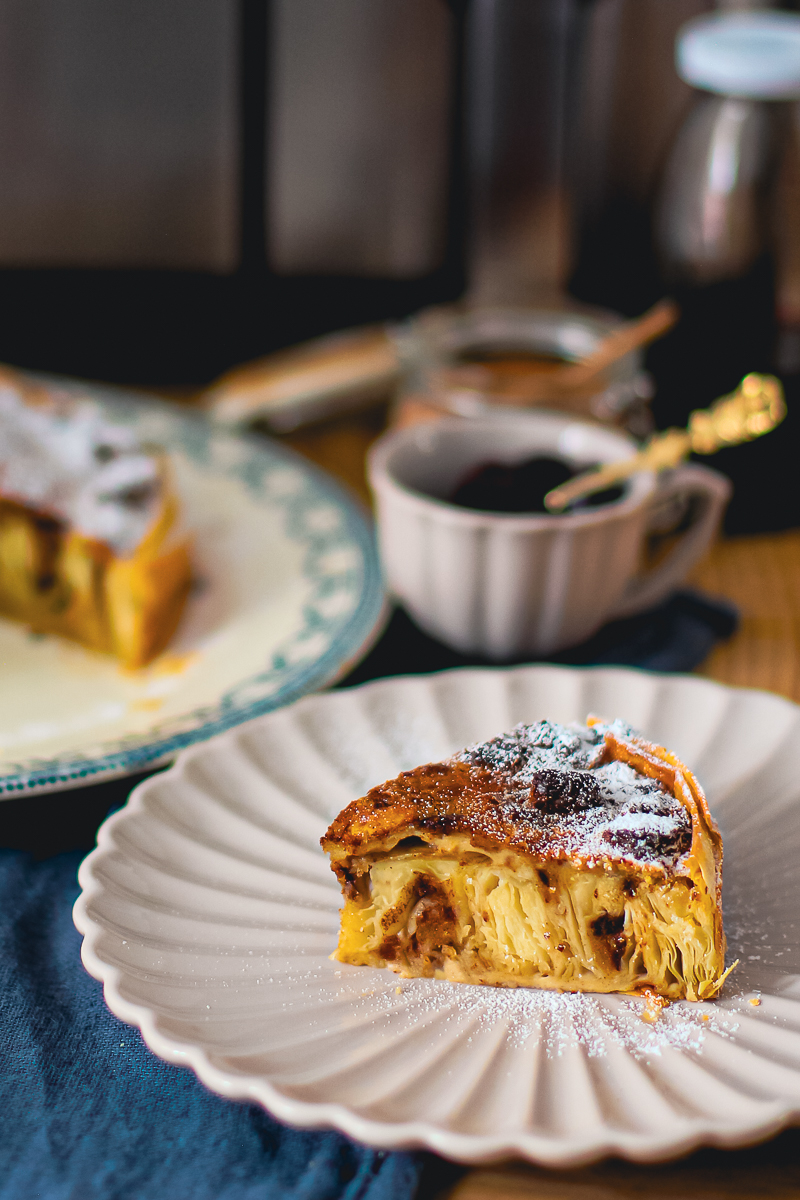 Süßer Strudel mit Plätzchen, Lebkuchen und Glühweinkirschen