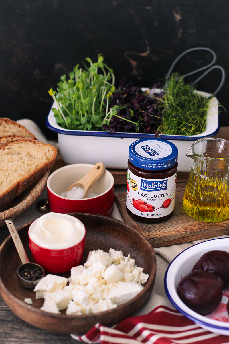 Cremiger Feta mit eingelegter Roter Bete - Holla die Kochfee