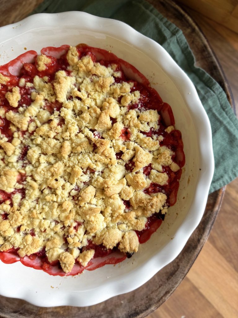Erdbeeren-Rhabaerber Crumble