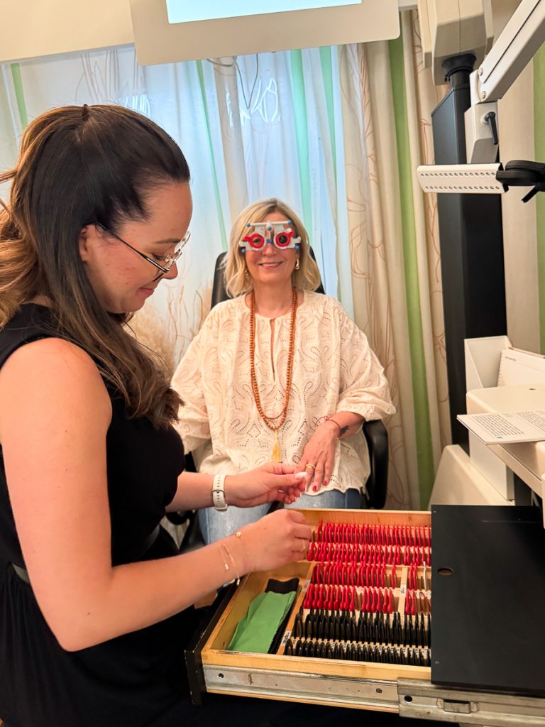 Sehtest Kontaktlinsen bei Besser sehen. in Nürnberg