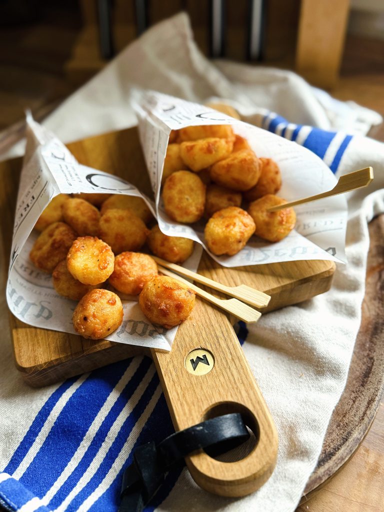 Knusprige Airfryer Kartoffel-Käse-Bällchen