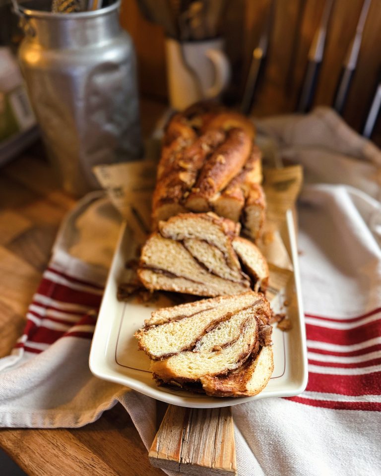 Mandel-Zimt-Zopf wie vom Weihnachtsmarkt