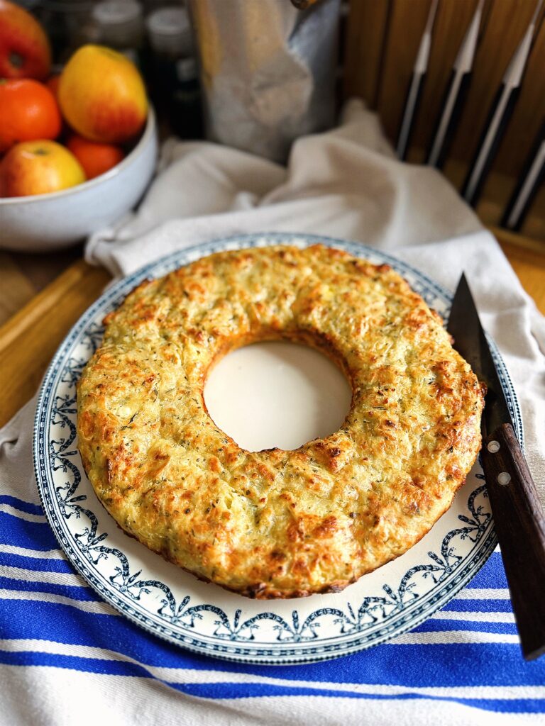 Vegetarischer Börek Auflauf frisch aus dem Ofen