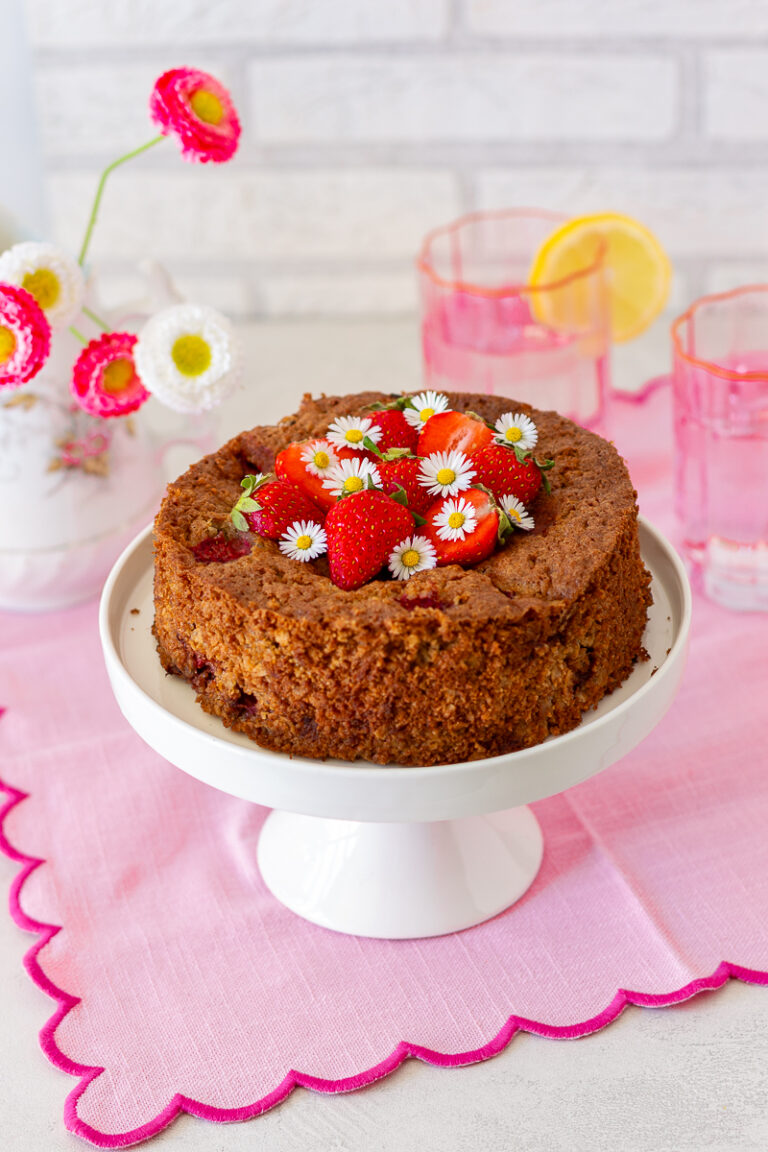 Kleiner Obstkuchen ohne Mehl mit Haaferflocken