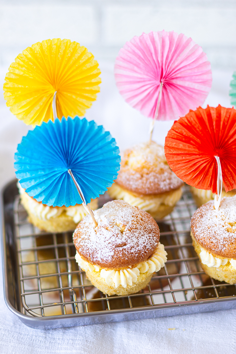 Victoria Sponge Cake Minis aus der Muffinform