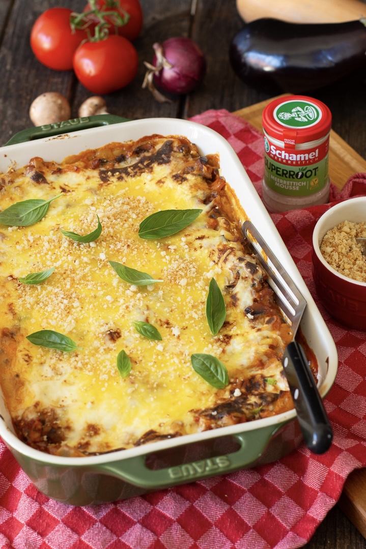 Herbstliche Gemüselasagne mit Panko-Crunch – klassisch oder vegan